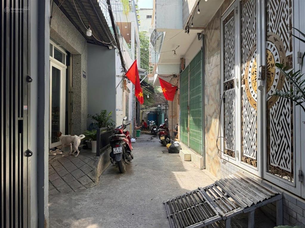 Nhà đẹp 96m2 gần trường đh chỉ nhỉnh 6 tỷ tl