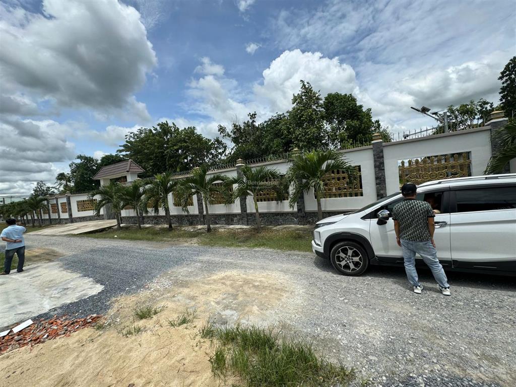 Bán đất mặt tiền tại hòa thành gần tòa thánh tây ninh giá 1,69 tỷ, 200m2.