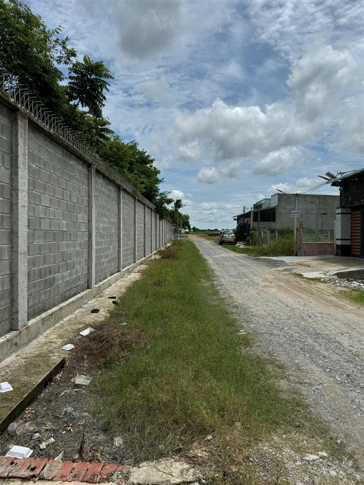 Bán đất mặt tiền tại hòa thành gần tòa thánh tây ninh giá 1,69 tỷ, 200m2.