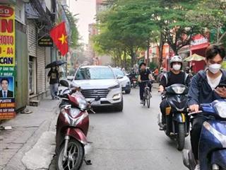 Siêu mẫu siêu mẫu quang trung ,hà đông dt51m, 5 tầng, giá11.2 tỷ . thang máy,ô tô nội thất rất đẹp.