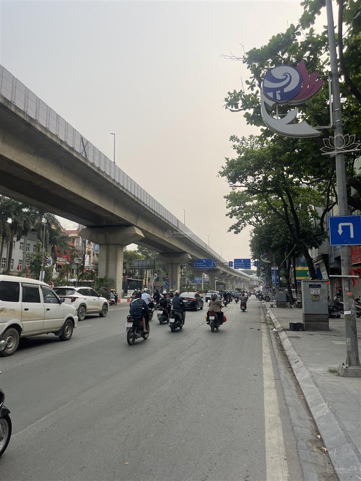 Mặt phố quang trung ,hà đông dt 51m, 5 tầng, giá 15.5 tỷ . thang máy,tặng ô tô nội thất rất đẹp.