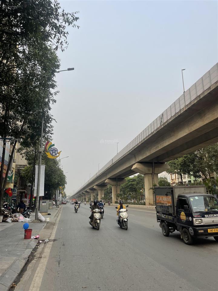 Mặt phố quang trung ,hà đông dt 51m, 5 tầng, giá 15.5 tỷ . thang máy,tặng ô tô nội thất rất đẹp.