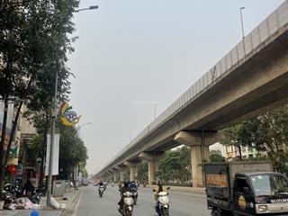 Mặt phố quang trung ,hà đông dt 51m, 5 tầng, giá 15.5 tỷ . thang máy,tặng ô tô nội thất rất đẹp.