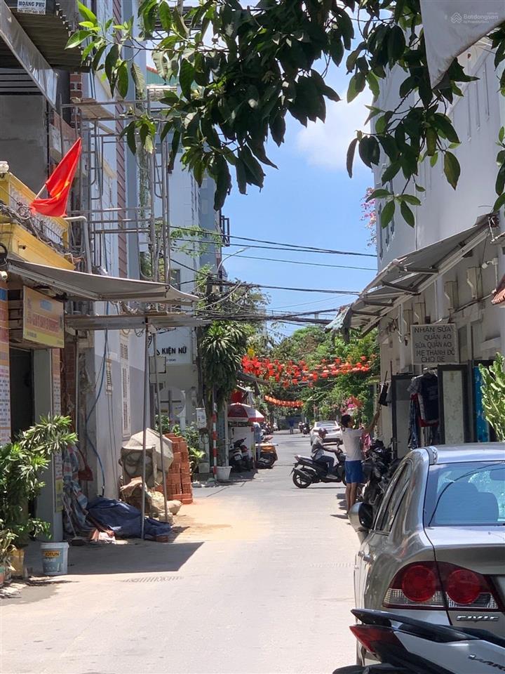 Lô đất gần biển thích hợp đầu tư với diện tích gần 300m² với giá vừa phải