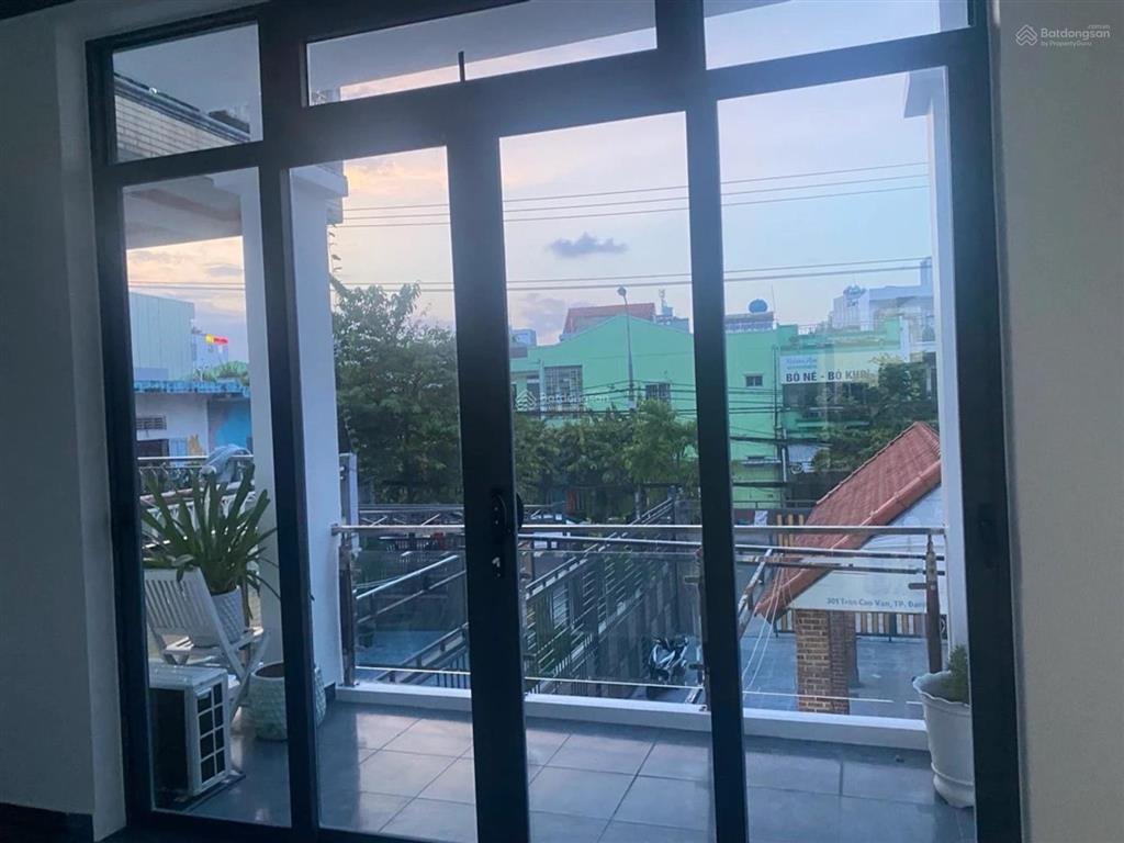Trục đường kinh doanh tại đà nẵng  có 1 siêu mặt tiền 8.1m cần sang tên