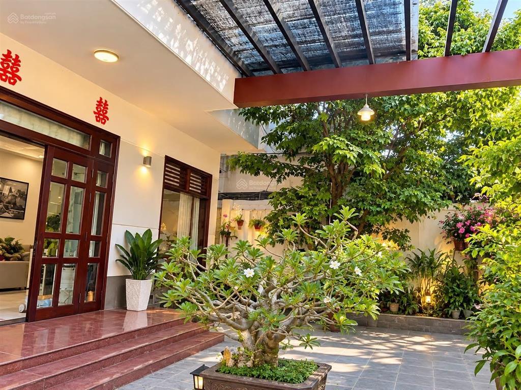 Quỹ đất 460m ngang 23m tặng kèm 3 ngôi nhà!