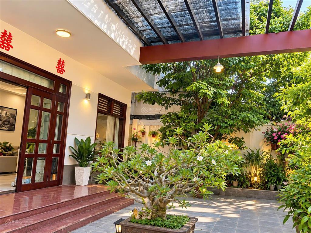 Quỹ đất 460m ngang 23m tặng kèm 3 ngôi nhà!