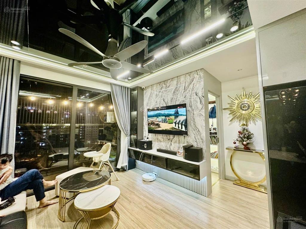 Tôi chính chủ bán lỗ 2 căn 2pn 55m2 3,25 tỷ, 2pn+ 63m2 3,75 tỷ phân khu cao cấp vinhomes smart city