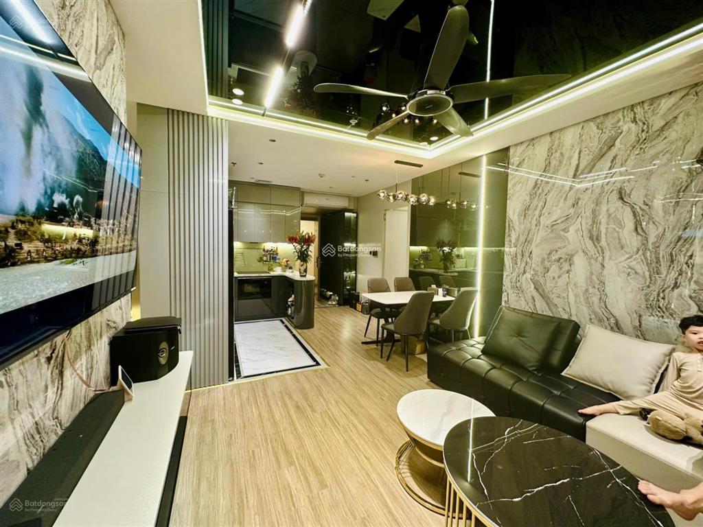 Tôi chính chủ bán lỗ 2 căn 2pn 55m2 3,25 tỷ, 2pn+ 63m2 3,75 tỷ phân khu cao cấp vinhomes smart city