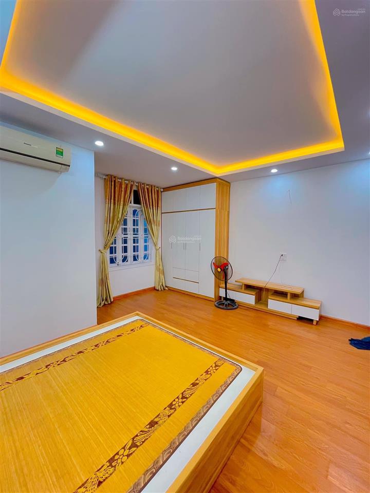 Bán nhà phố vọng 40m2, lô góc, thang máy, sát bách kinh xây giá 10.8 tỷ