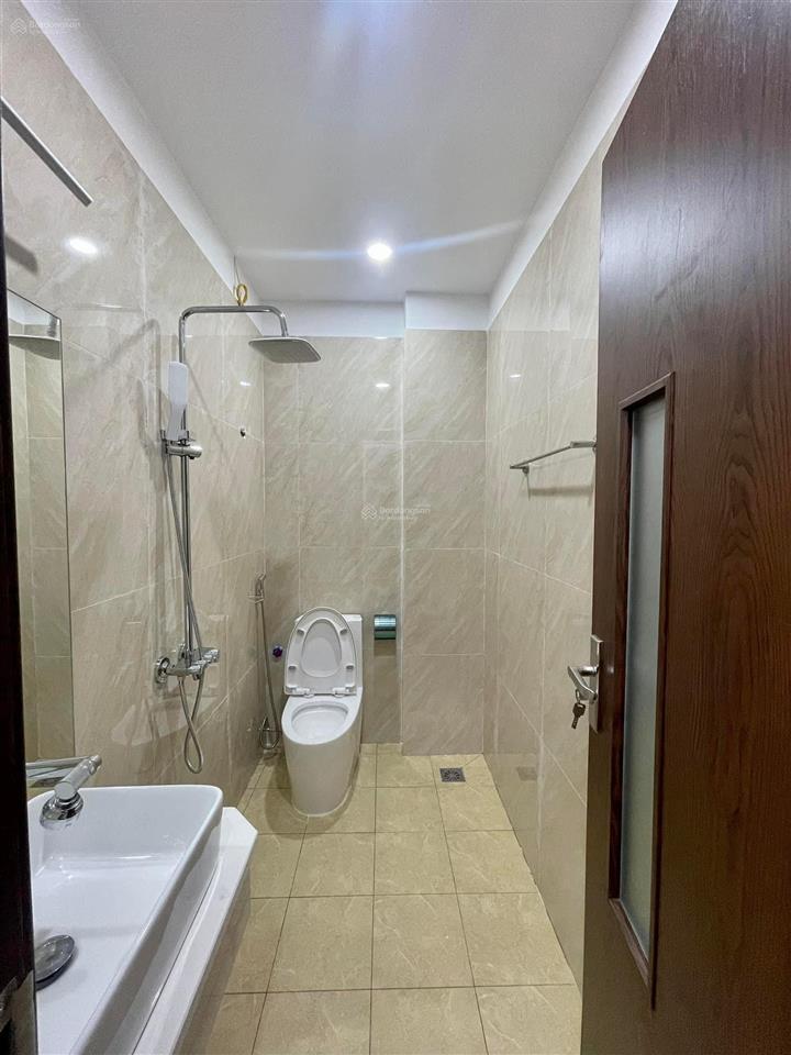 Bán nhà phố vọng 40m2, lô góc, thang máy, sát bách kinh xây giá 10.8 tỷ