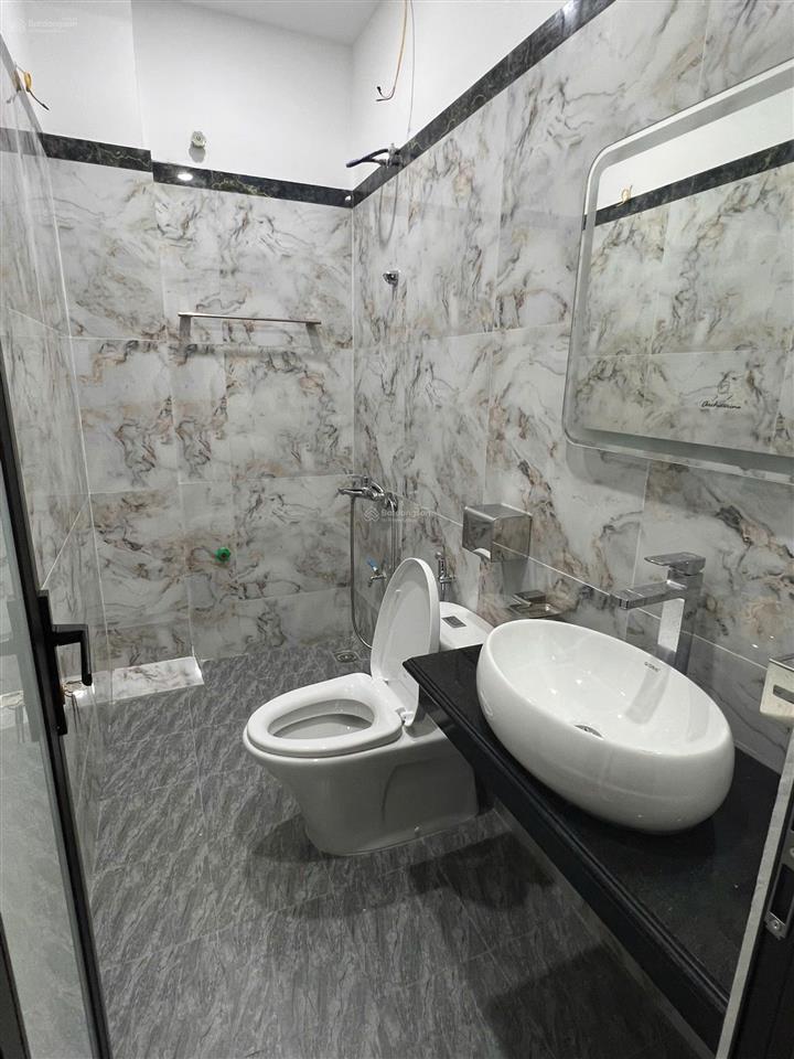 Bán nhà phố lạc trung  55m2  5 tầng  thang máy  6 ngủ  gần phố  chỉ 12 tỷ