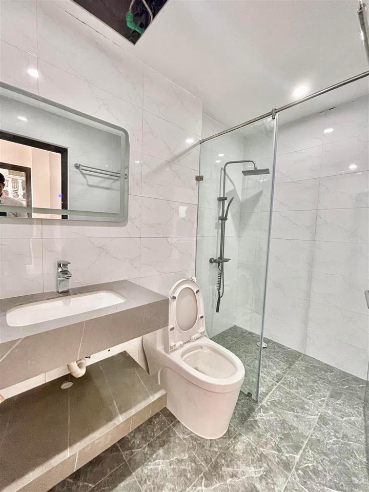 Bán nhà phố trần khát chân  thang máy  36m2  5 tầng  gần phố  giá 9.8 tỷ