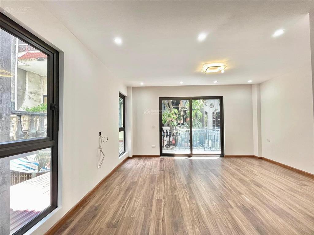 Bán nhà phố trần khát chân  thang máy  36m2  5 tầng  gần phố  giá 9.8 tỷ