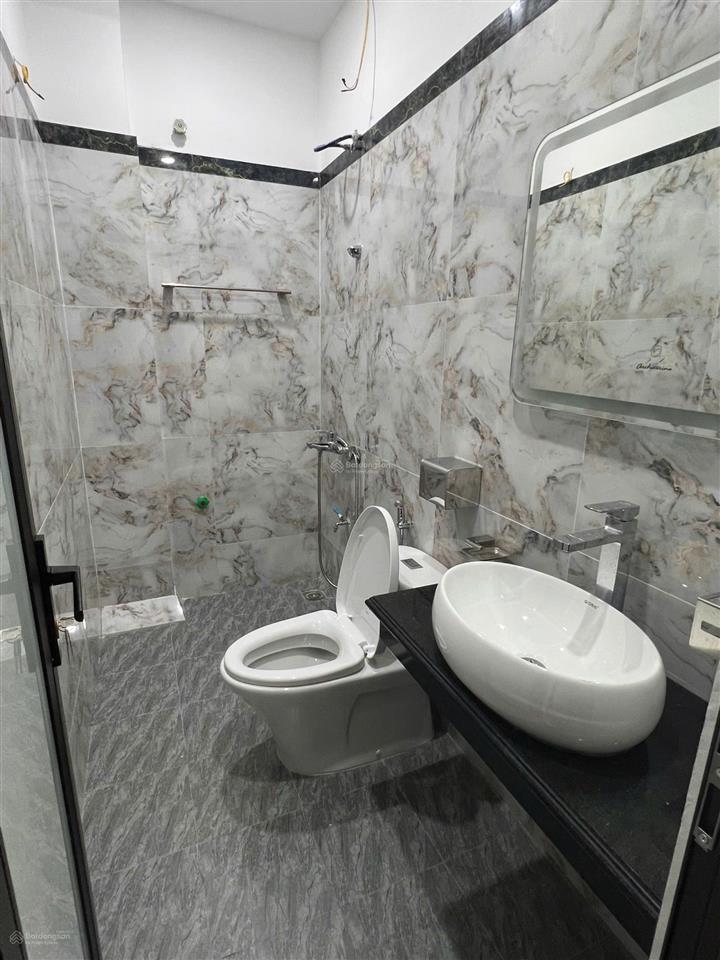 Bán nhà trần khát chân 50m2 5 tầng thang máy 6 ngủ giá 12.5 tỷ