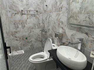 Bán nhà trần khát chân 50m2 5 tầng thang máy 6 ngủ giá 12.5 tỷ