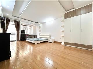 Căn hộ rộng 57m2 ban công phú hợp ở gia đình đậu được oto full nội thất quận phú nhuận