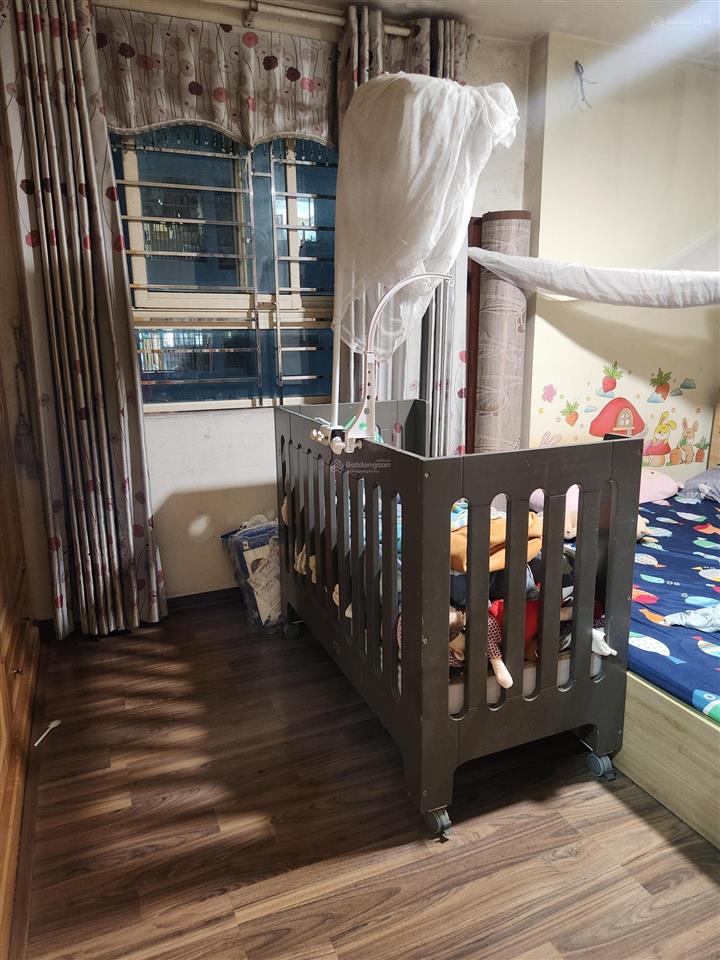 Bán nhà riêng cc 70m2 để chuyển căn 3 ngủ cho 2 bé. nhà căn góc, các phòng đều có cửa sổ thoáng mát