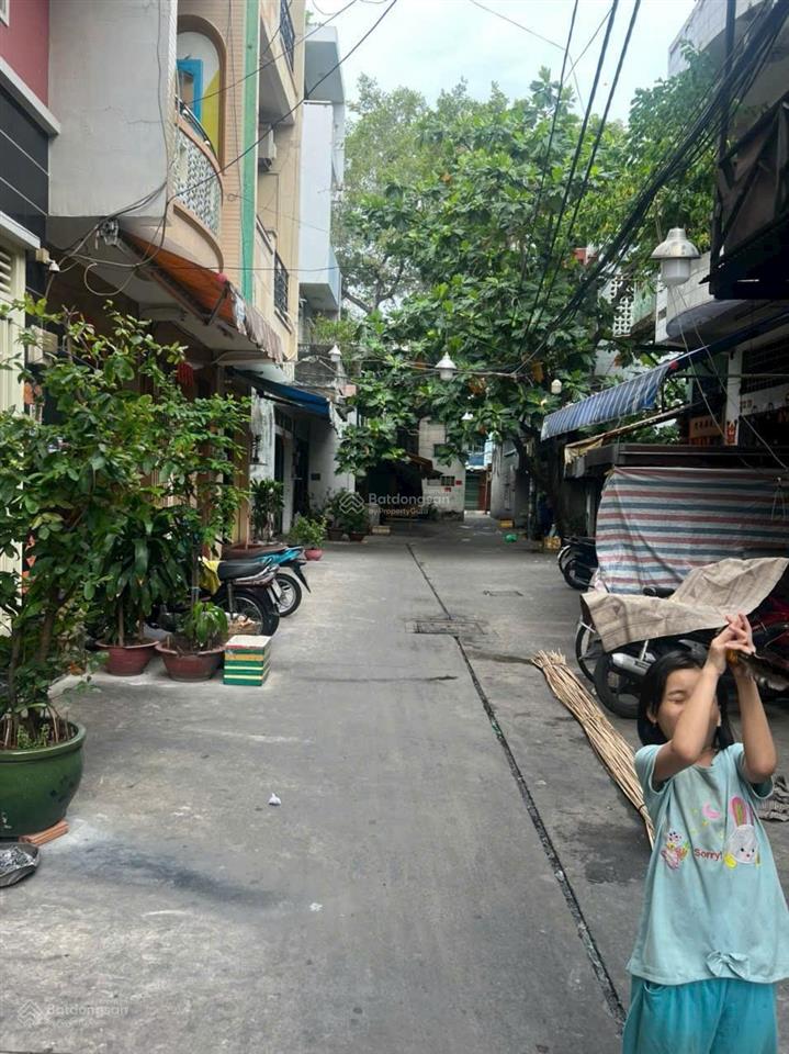 Kẹt tiền chính chủ cần bán gấp nhà hẻm 8m tạ uyên, p.7, q.11 giá tốt chỉ 4,x tỷ (x mẫu giáo)