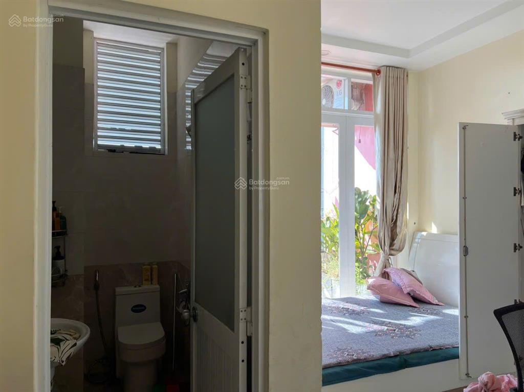 Cho thuê nhà trường lưu , long trường giá 10tr