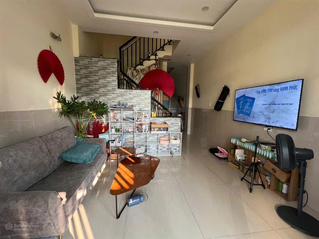 Cho thuê nhà trường lưu , long trường giá 10tr