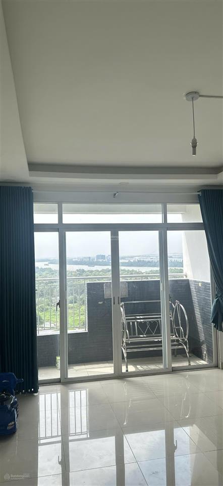 Bán bình khánh q2 63m2 2pn 2wc căn góc có sân chơi nhà đã decor hỗ trợ khách vay bank, giá 4,5 tỷ