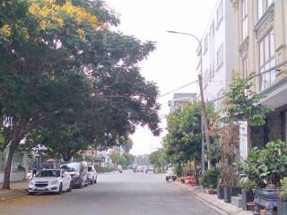 Bán căn hộ lầu đẹp 3pn 2wc, 108m2 tại bình minh, q2, hcm, nhà đẹp, ban công view pháo hoa giá 6 tỷ