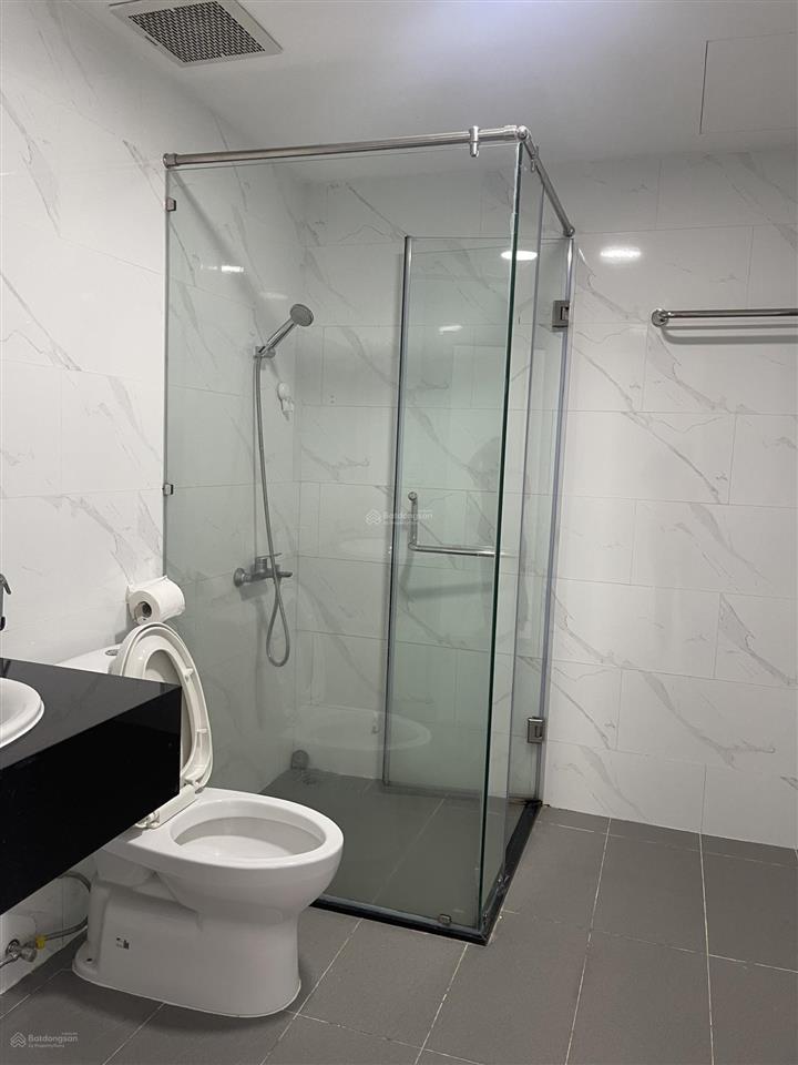 Cho thuê ch 2pn, 2vs cực lớn 101m2 nội thất cơ bản nhà đẹp tại petrovietnam landmark, giá 15 triệu