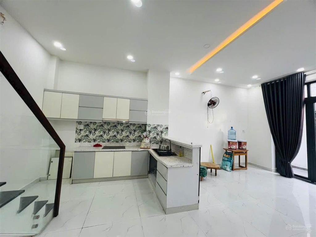 Nhà 3 tầng mới tinh ngang 5.5m cực hiếm giá chỉ 4.6 tỷ