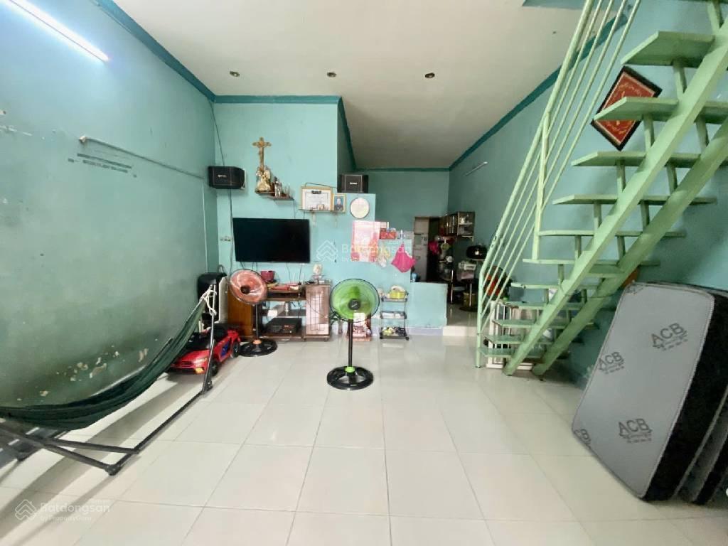 Nhà 2 tầng phú hữu hẻm xe hơi thông giá chỉ 3.6 tỷ