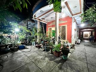 Nhà 1100m2, hẻm oto, dòng tiền 50tr/tháng, hoàn công đủ, không quy hoạch, nở hậu 27m