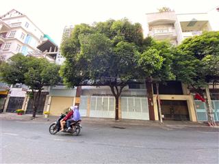Bán nhà nguyên căn mặt tiền 10x15 156 m2  đường a4, tân bình