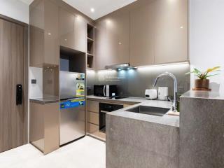 Bán căn hộ chung cư 2pn 80m2 tại oriental plaza 685 âu cơ, giá  3,9 tỷ , e  0906 247 ***
