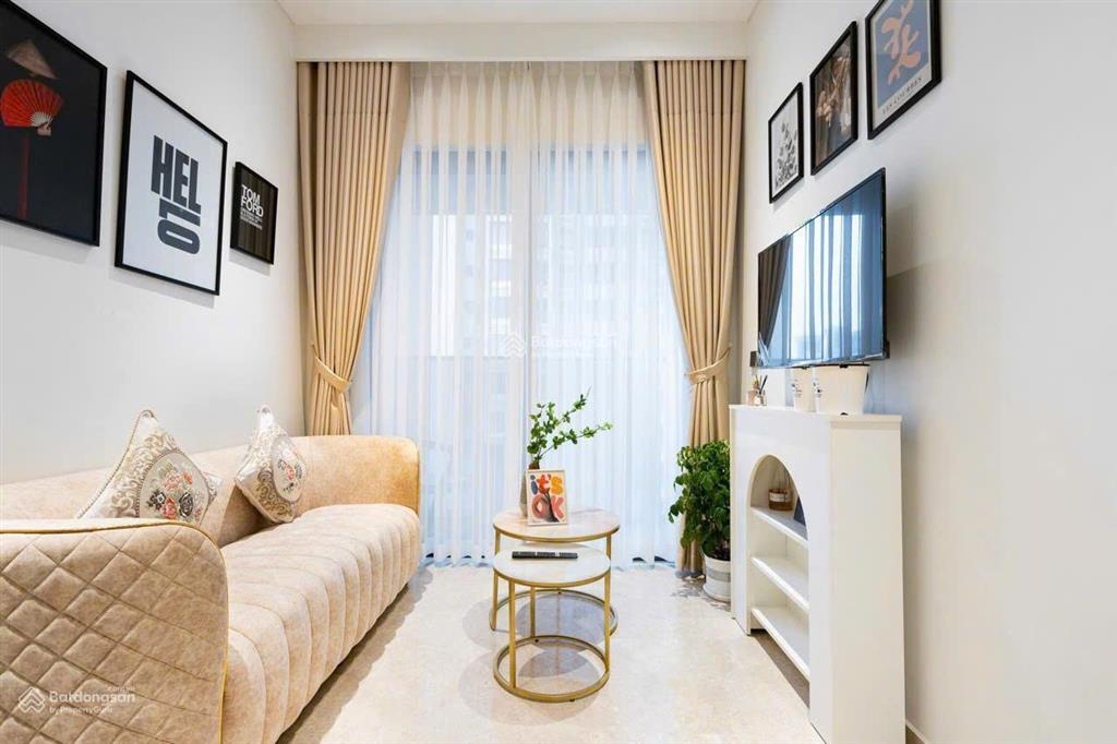 Bán căn hộ chung cư 2pn 80m2 tại oriental plaza 685 âu cơ, giá  3,9 tỷ , e  0906 247 ***