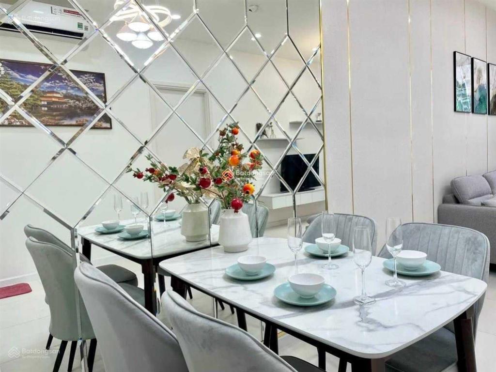 Cho thuê cc 2pn, 2wc, 70m2 tại đặng văn ngữ, tân bình, giá 11 triệu, view đẹp , e  0906 247 ***
