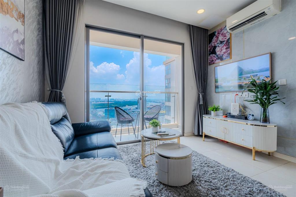 Cho thuê ch ở hùng vương plaza, giá 20 triệu, 130m2, 3pn, 3wc, e 0906 247 ***