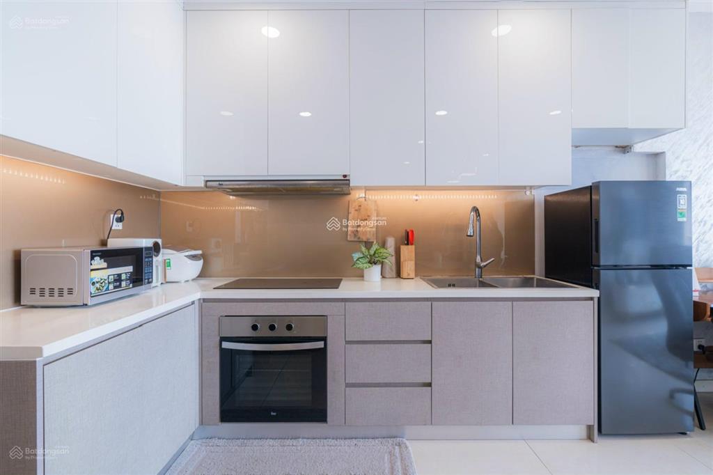 Cho thuê cc 2pn, 2wc, 78m2 tại oriental plaza 685 âu cơ, giá 10,5 triệu, e 0906 247 ***