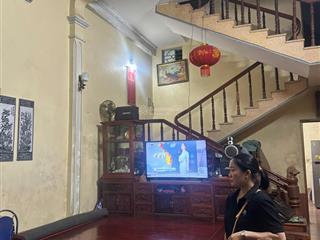 Bán nhà 3 tầng đầu đường đền bà chúa kho, đông đúc mặt tiền rộng, kinh doanh và cho thuê được luôn