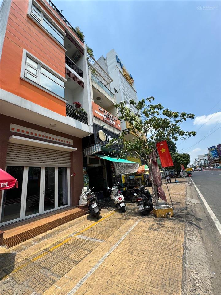 Bán nhà mặt tiền đường, lạc long quân, p hòa bình, q11  4tâng  giá  14,4 tỷ