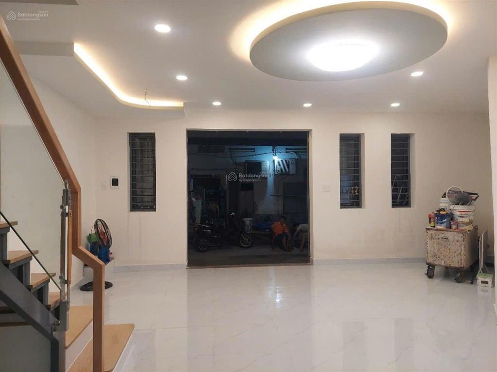Bán nhà ( 4 m x 12 m x 3 tầng )giá  nhỉnh 4 tỷ tl ,tại đường hương lộ 2 ,phường bình trị đông