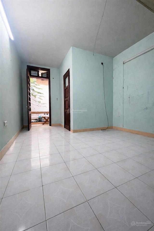 Cho thuê nhà riêng 599a, đường nguyễn trãi, thanh xuân, hà nội, 10triệu/tháng, 130 m2