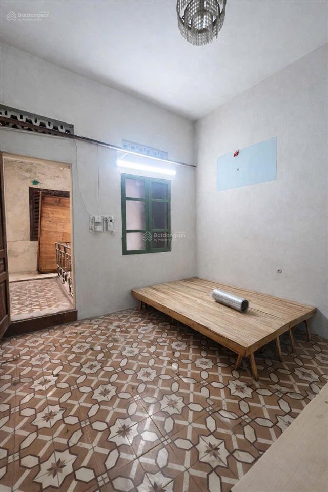 Cho thuê nhà riêng 599a, đường nguyễn trãi, thanh xuân, hà nội, 10triệu/tháng, 130 m2