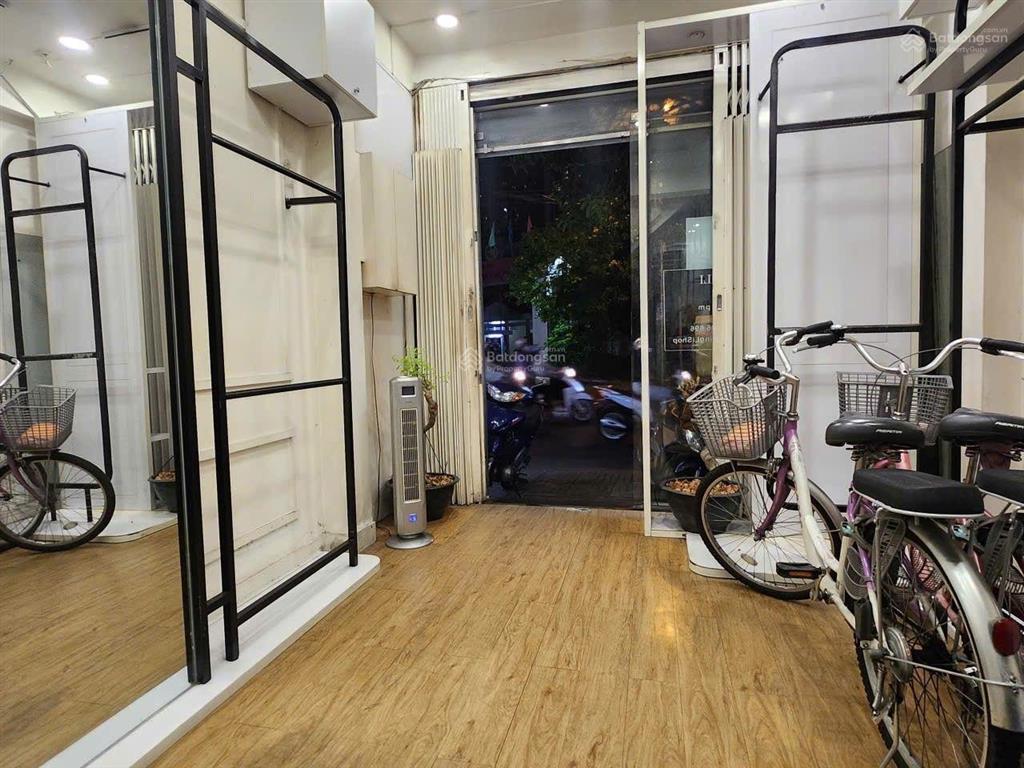 Mặt tiền cách mạng tháng tám, giá tốt 6,999 tỷ, 29m2, 3pn, 3wc