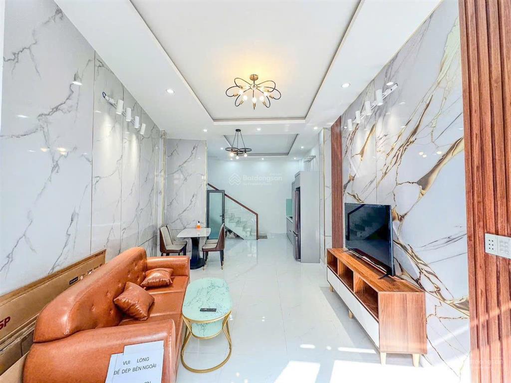 Bán nhà đẹp mặt tiền đường khu bàu cát, 3 tầng, 37m2, 3pn, 3wc, chỉ 5,6 tỷ ngay trường chinh