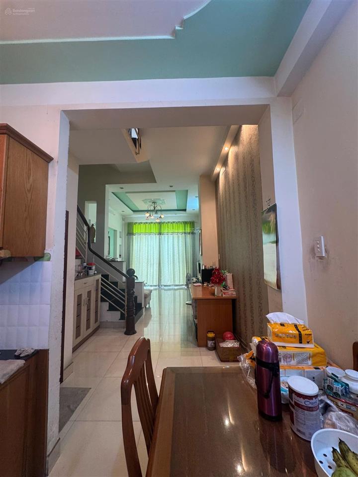Bán gấp nhà tân sơn nhì  ngay nguyễn cửu đàm  dt 4x16m  3 tầng  chỉ 8.1 tỷ  giá tốt khu vực
