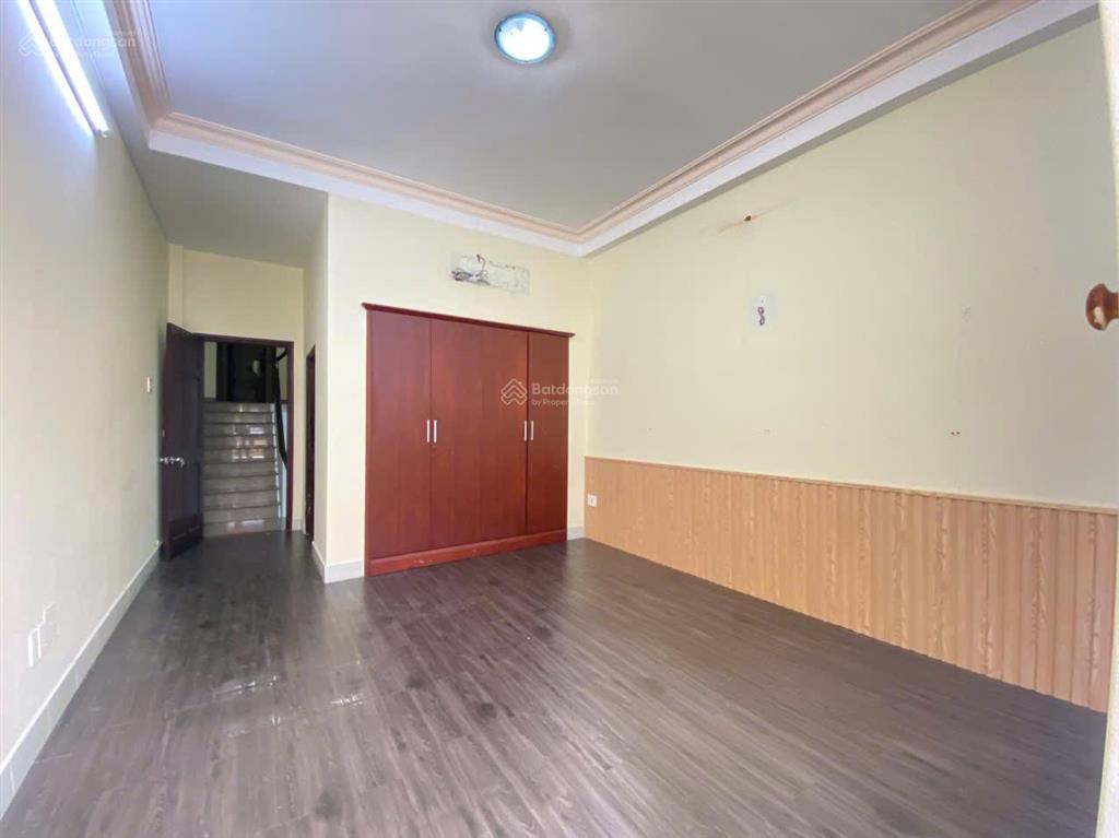 Cho thuê gấp khu vip k300  ngay nguyễn minh hoàng  4 lầu  4x25m  nhà mới  tiện làm văn phòng