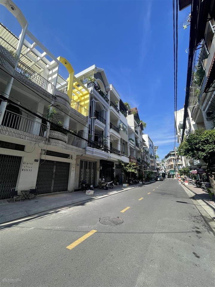 Cho thuê nhà ngay trương công định, bàu cát  4 tầng  5 phòng ngủ  18 triệu / tháng