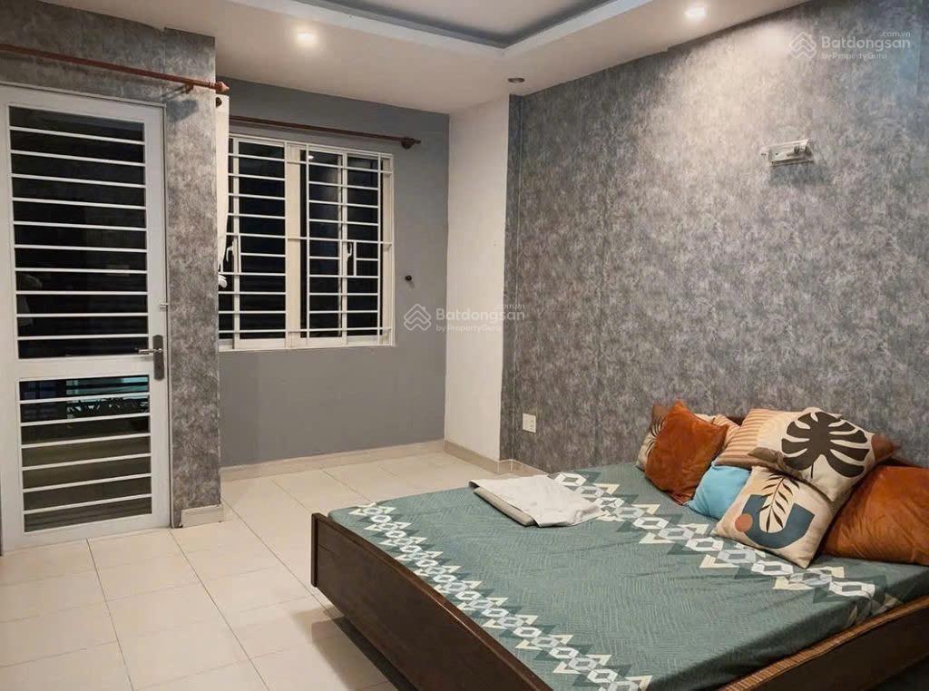 Cho thuê nhà nguyên căn đường sơn cang ngay chợ bà hoa, p.12, tân bình  4pn  17,5 triệu/tháng