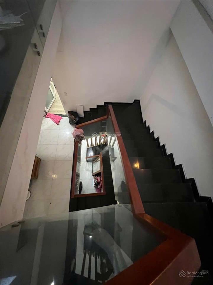 Nhà đường 12 hiệp bình phước khu dân tri cao có cửa bảo vệ riêng, đường 2 xe tải chánh nhau