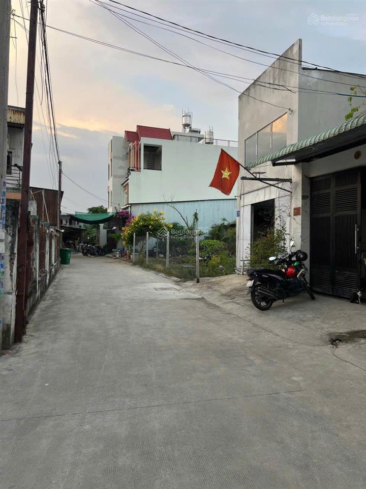 Nhà đường 12 hiệp bình phước khu dân tri cao có cửa bảo vệ riêng, đường 2 xe tải chánh nhau